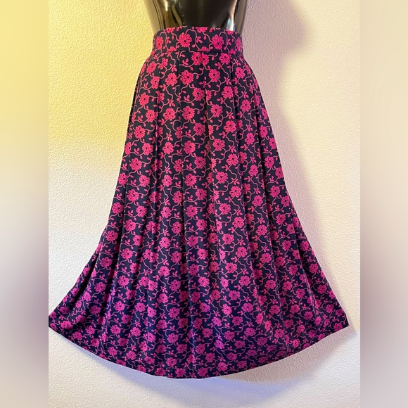 Laura Ashley Dresses & Skirts - Vintage LAURA ASHLEY Floral Print Skirt, Size 10 Pleated Mid Length Skirt